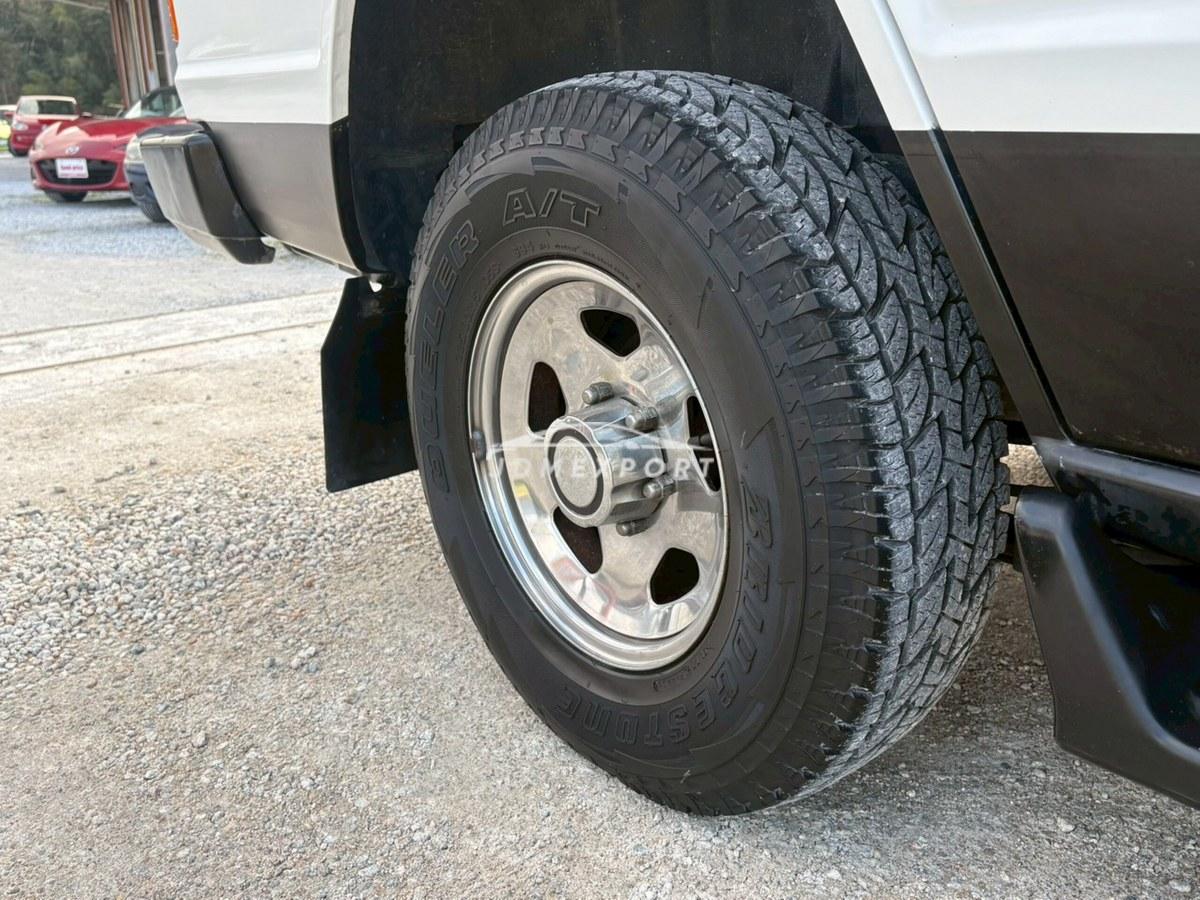 Mitsubishi Pajero 1987 thumbnail 52