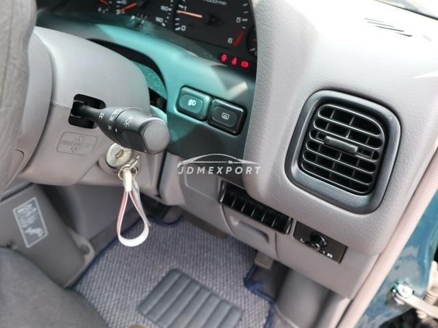 Nissan Serena 1996 thumbnail 8