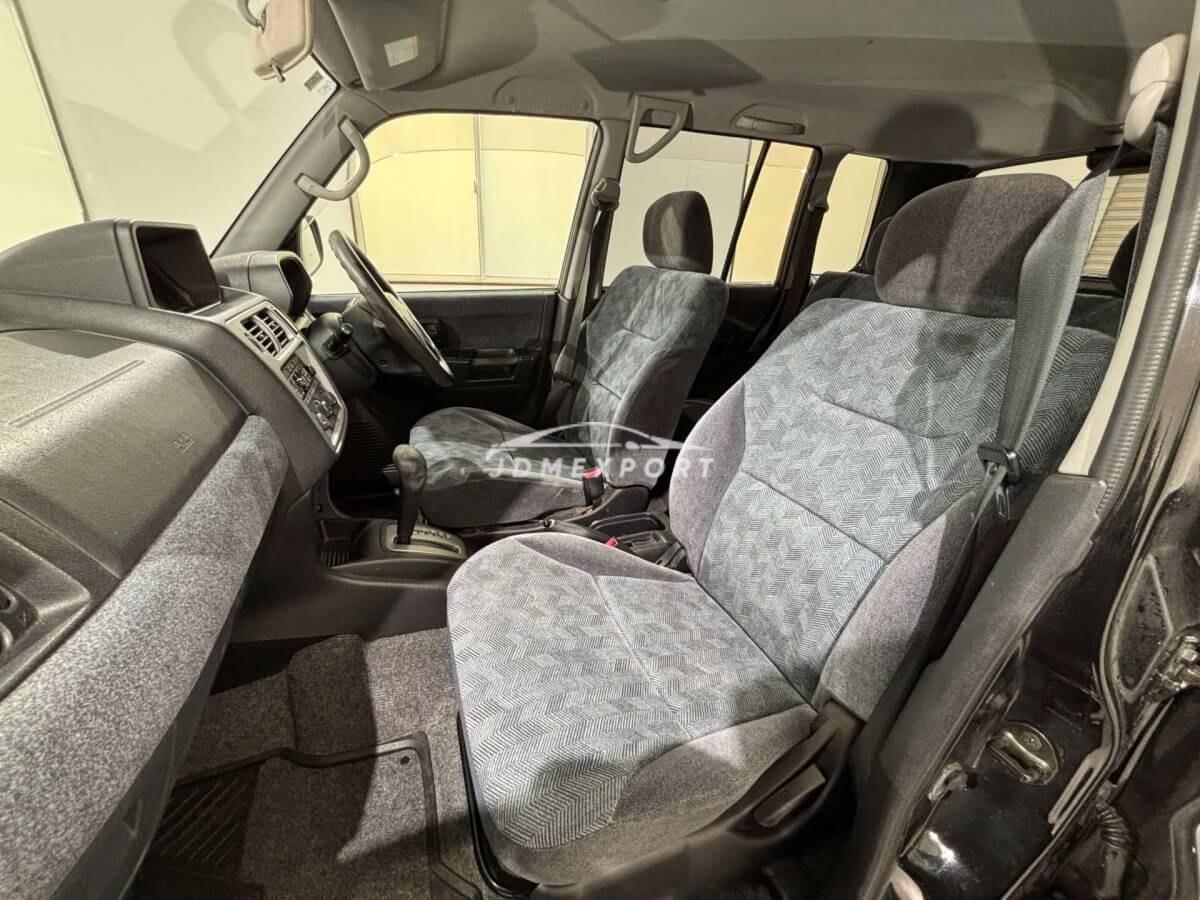 Mitsubishi Pajero iO 2000 thumbnail 13