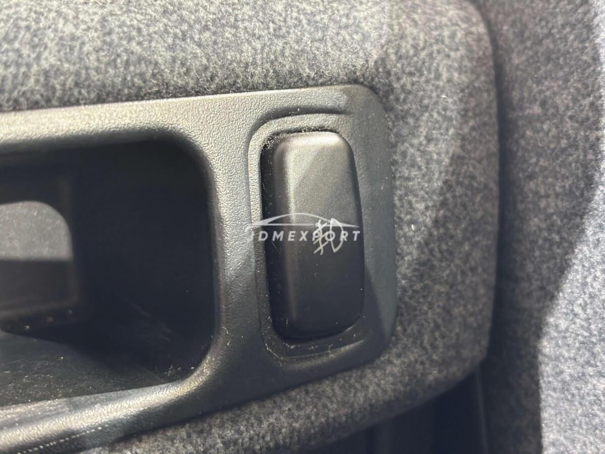 Mitsubishi Pajero iO 2000 thumbnail 16