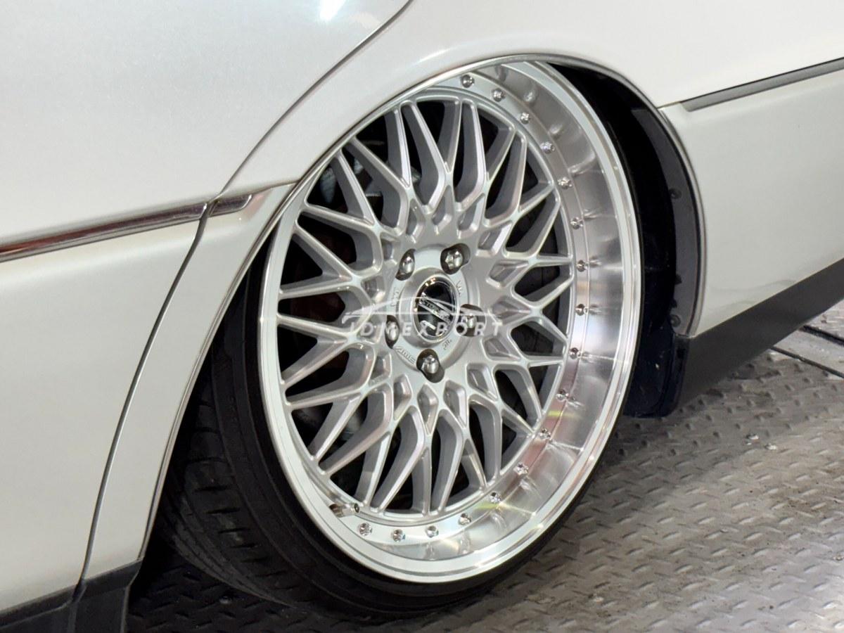 Toyota Crown Majesta 1999 thumbnail 5