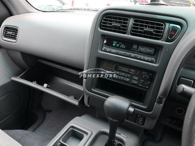 Nissan Serena 1996 thumbnail 21