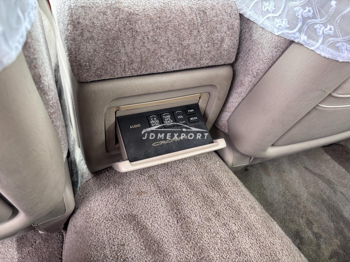Toyota Crown Majesta 2000 thumbnail 46