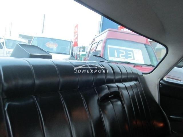 Nissan Gloria Van 1966 thumbnail 5