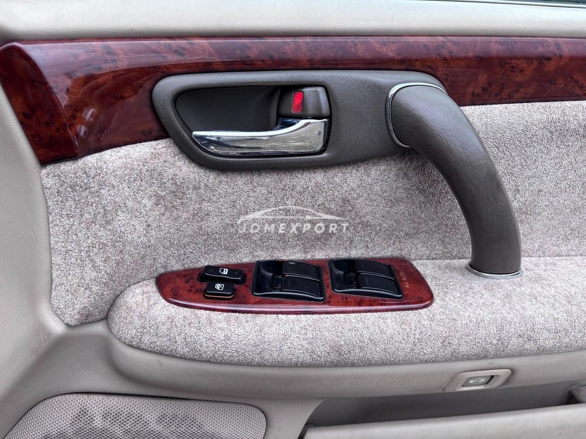 Toyota Crown Majesta 2000 thumbnail 35