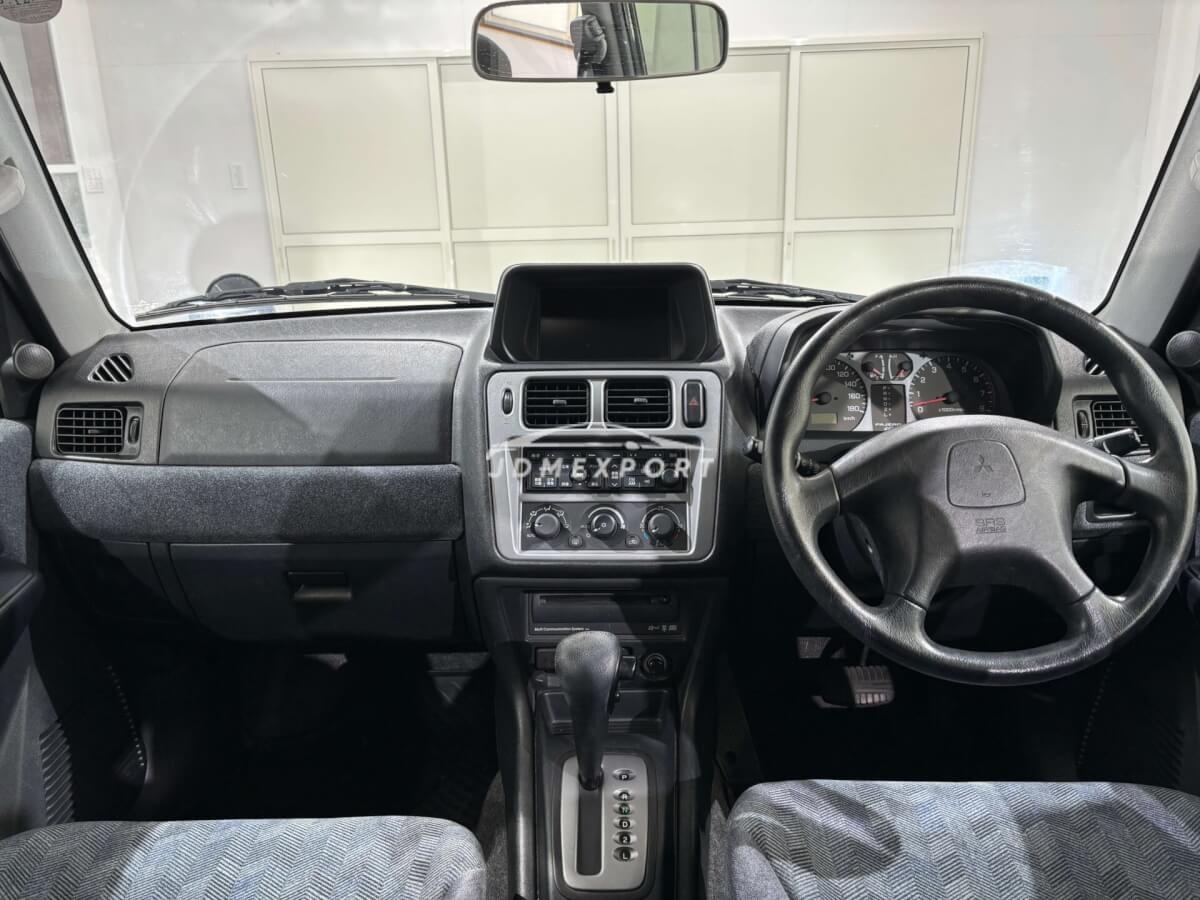 Mitsubishi Pajero iO 2000 thumbnail 11