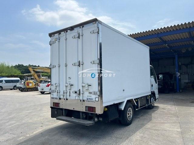 Isuzu Elf Truck 2001 thumbnail 3