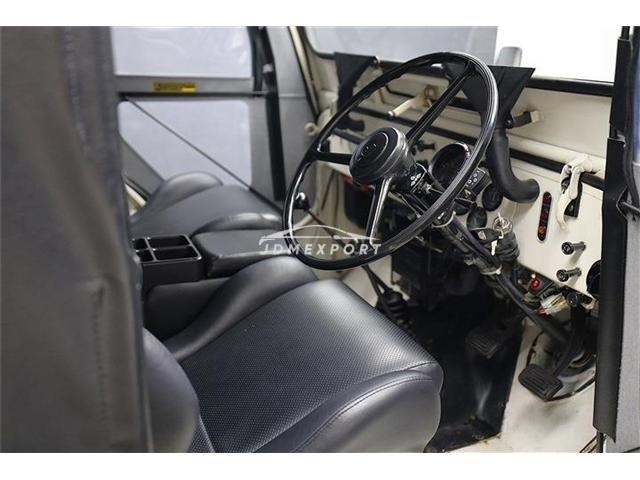 Mitsubishi Jeep 1986 thumbnail 17
