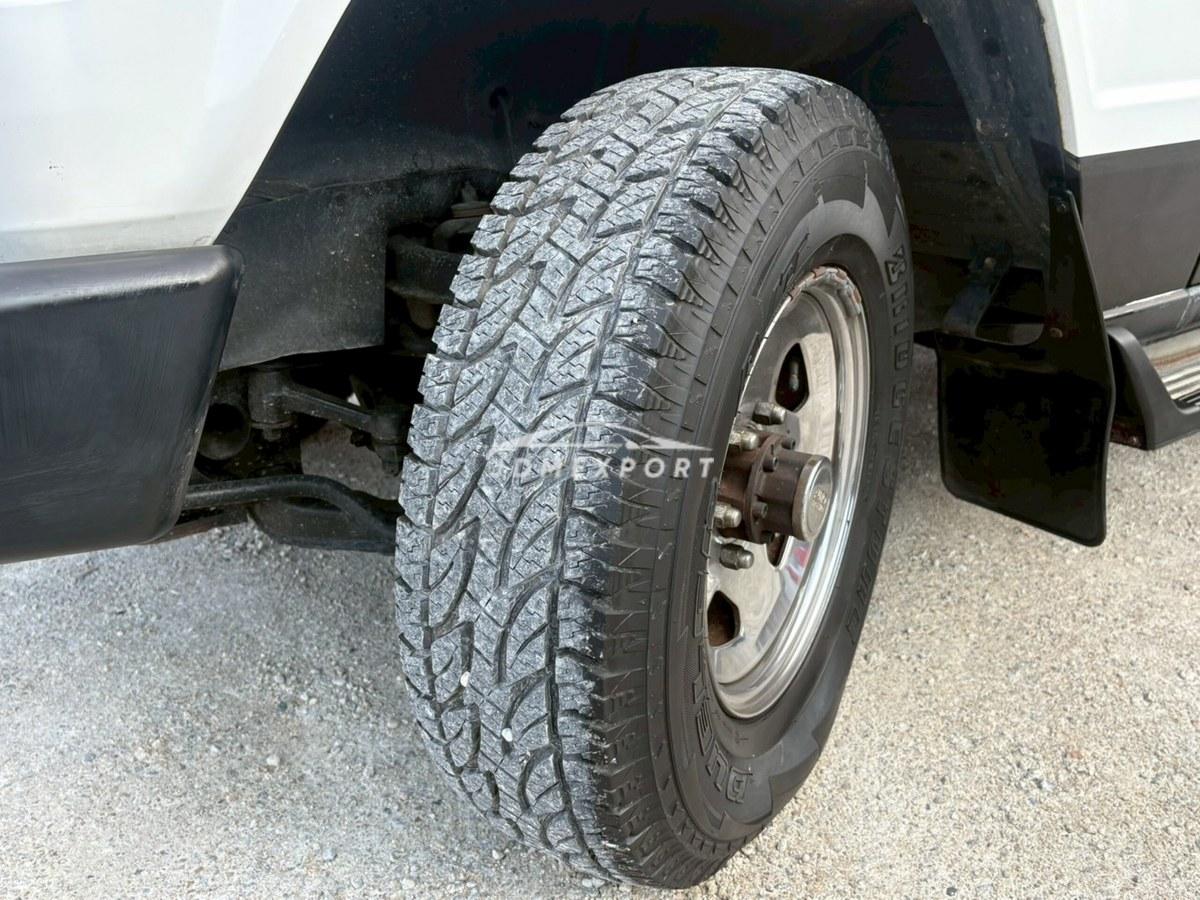 Mitsubishi Pajero 1987 thumbnail 53