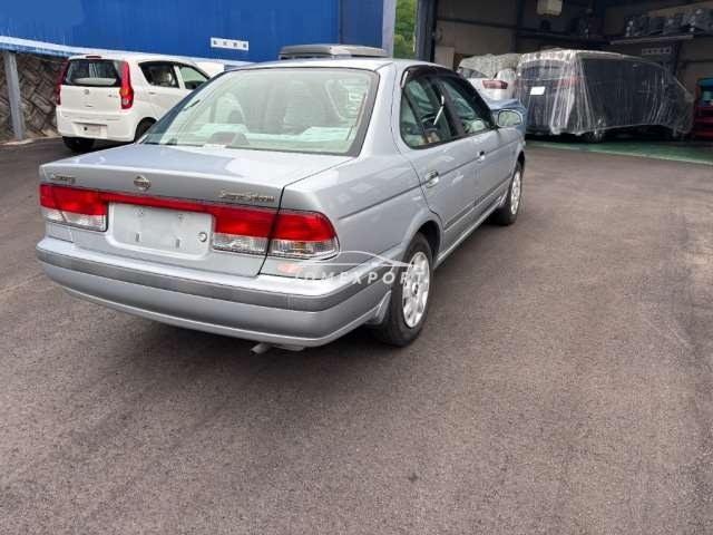 Nissan Sunny 2000 thumbnail 2