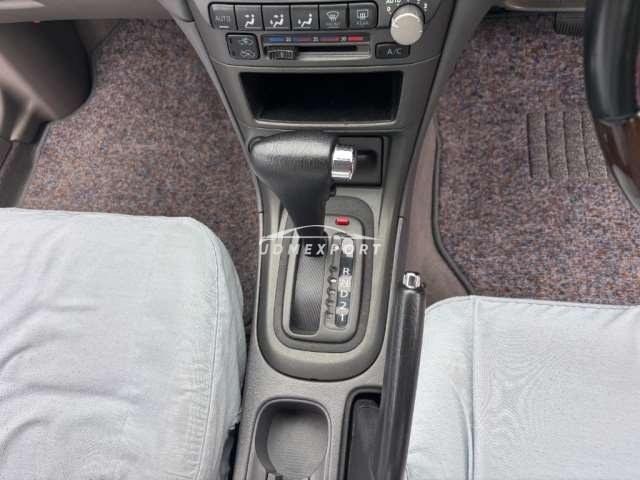 Nissan Sunny 2000 thumbnail 21