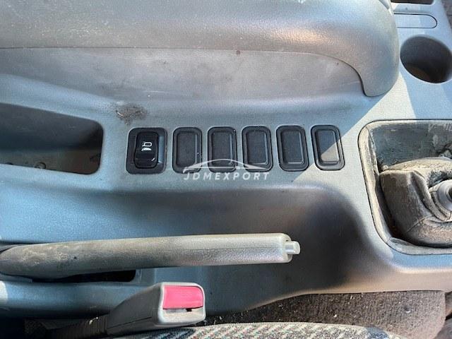 Mitsubishi Fuso Fighter 1995 thumbnail 20