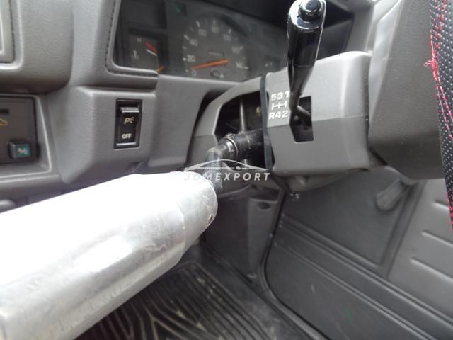 Toyota Hilux 1988 thumbnail 9