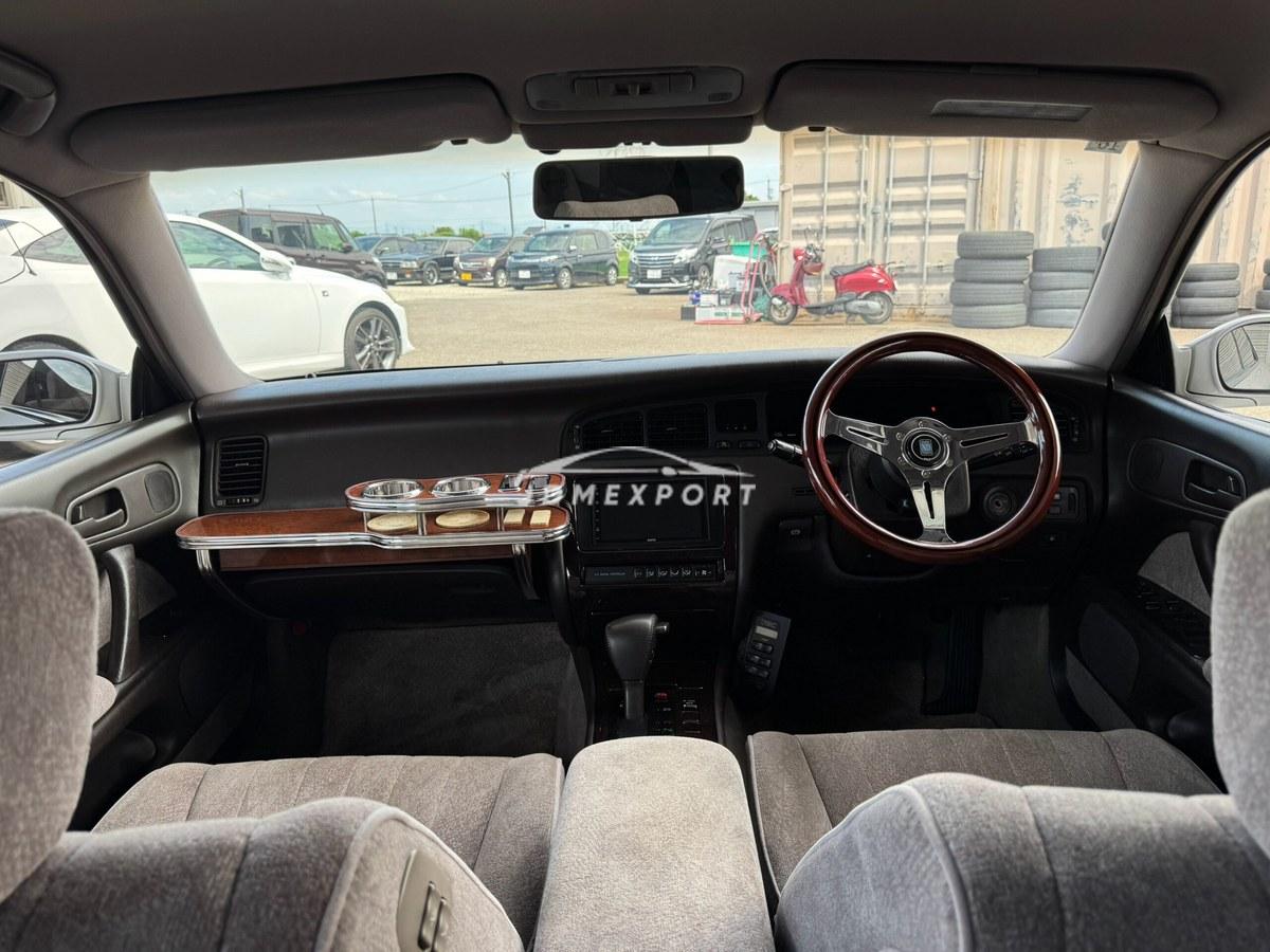Toyota Crown Majesta 1993 thumbnail 3