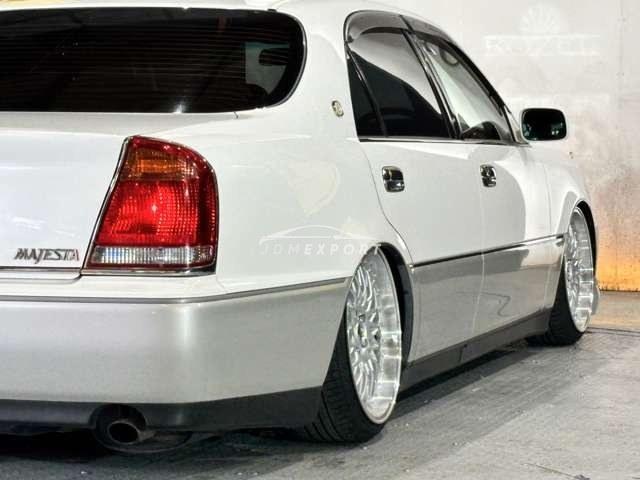 Toyota Crown Majesta 1999 thumbnail 2