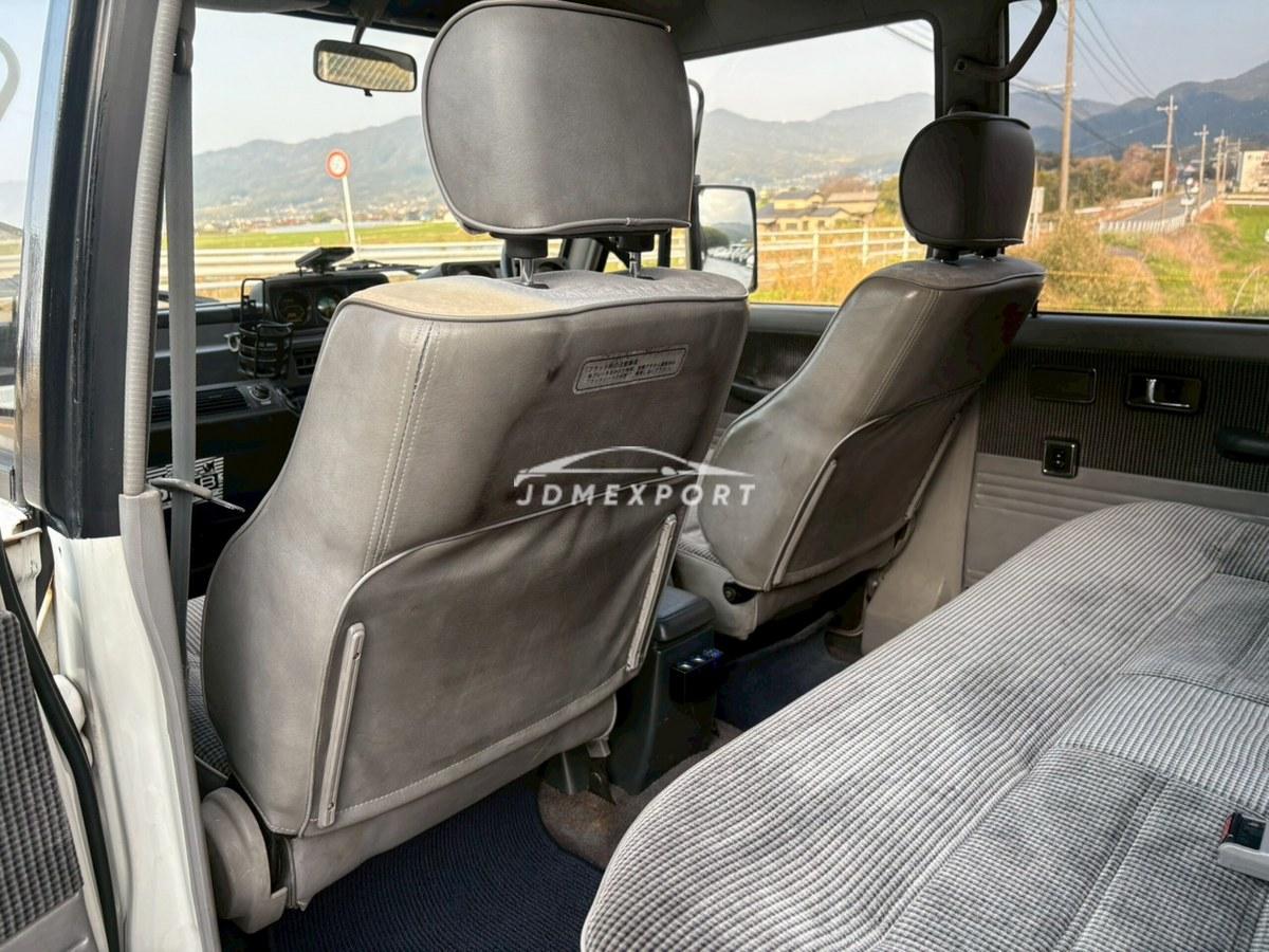 Mitsubishi Pajero 1987 thumbnail 27