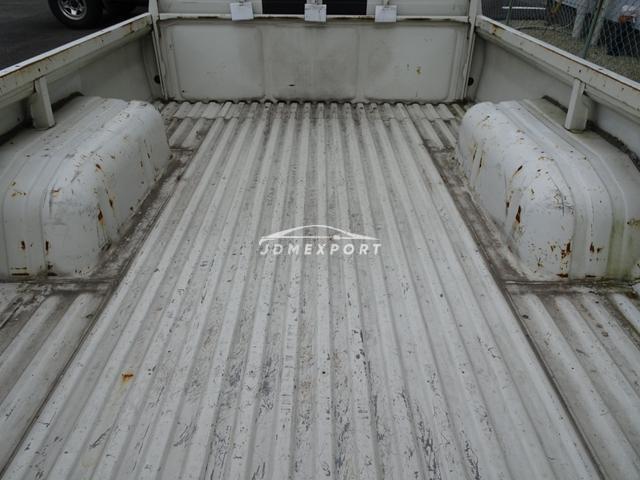 Toyota Hilux 1988 thumbnail 10