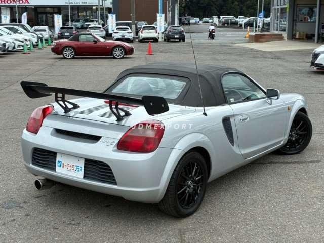 Toyota MR-S 2000 thumbnail 2