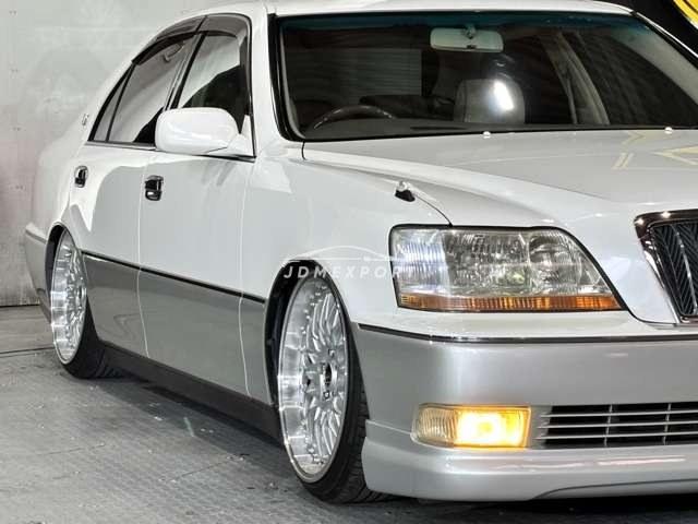 Toyota Crown Majesta 1999 thumbnail 3