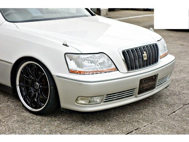 Toyota Crown Majesta 2001 thumbnail 8