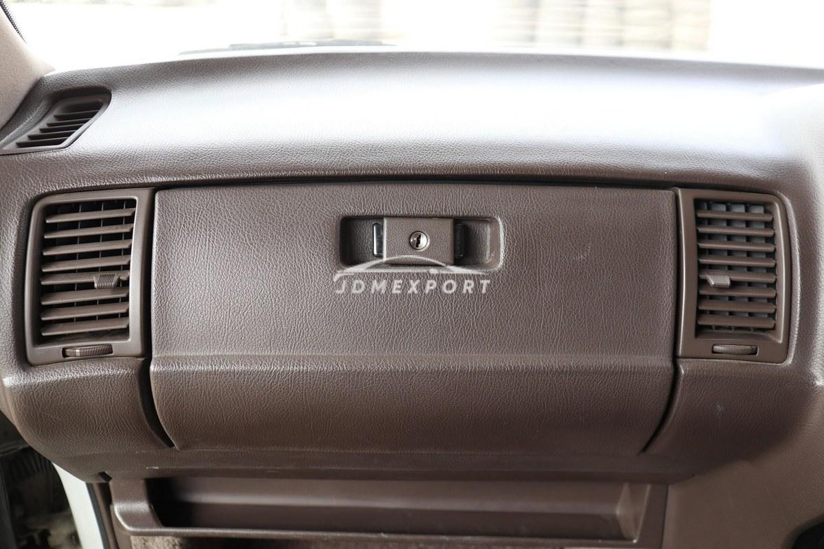 Toyota Crown 1990 thumbnail 68