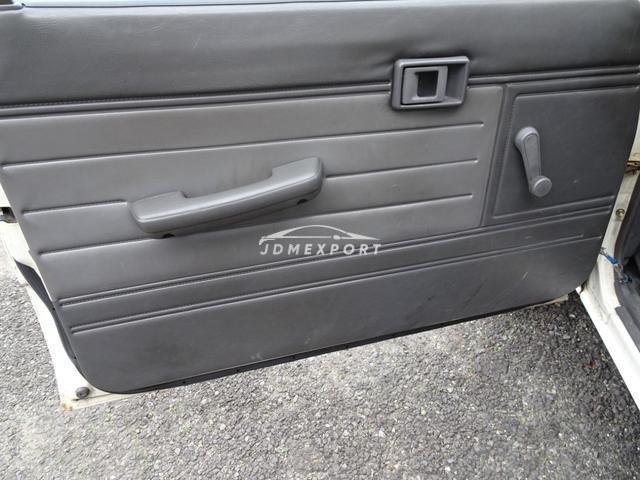 Toyota Hilux 1988 thumbnail 7
